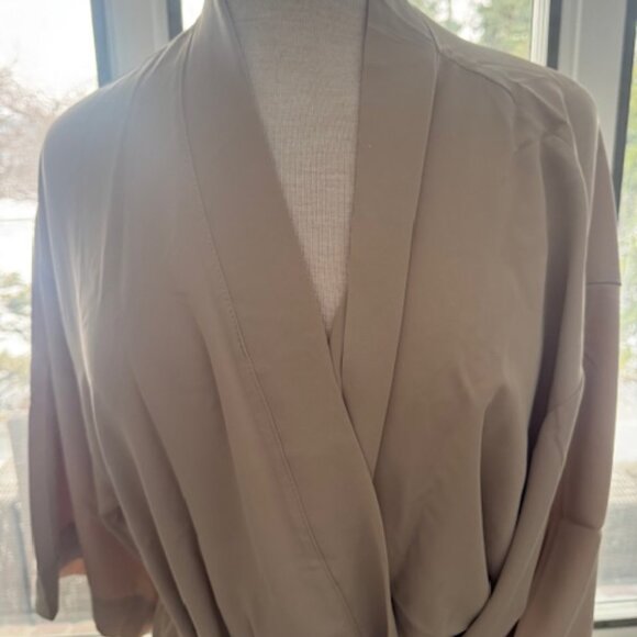 Birdy Grey Taupe Bathrobe Size M/L NWT - Picture 2 of 5
